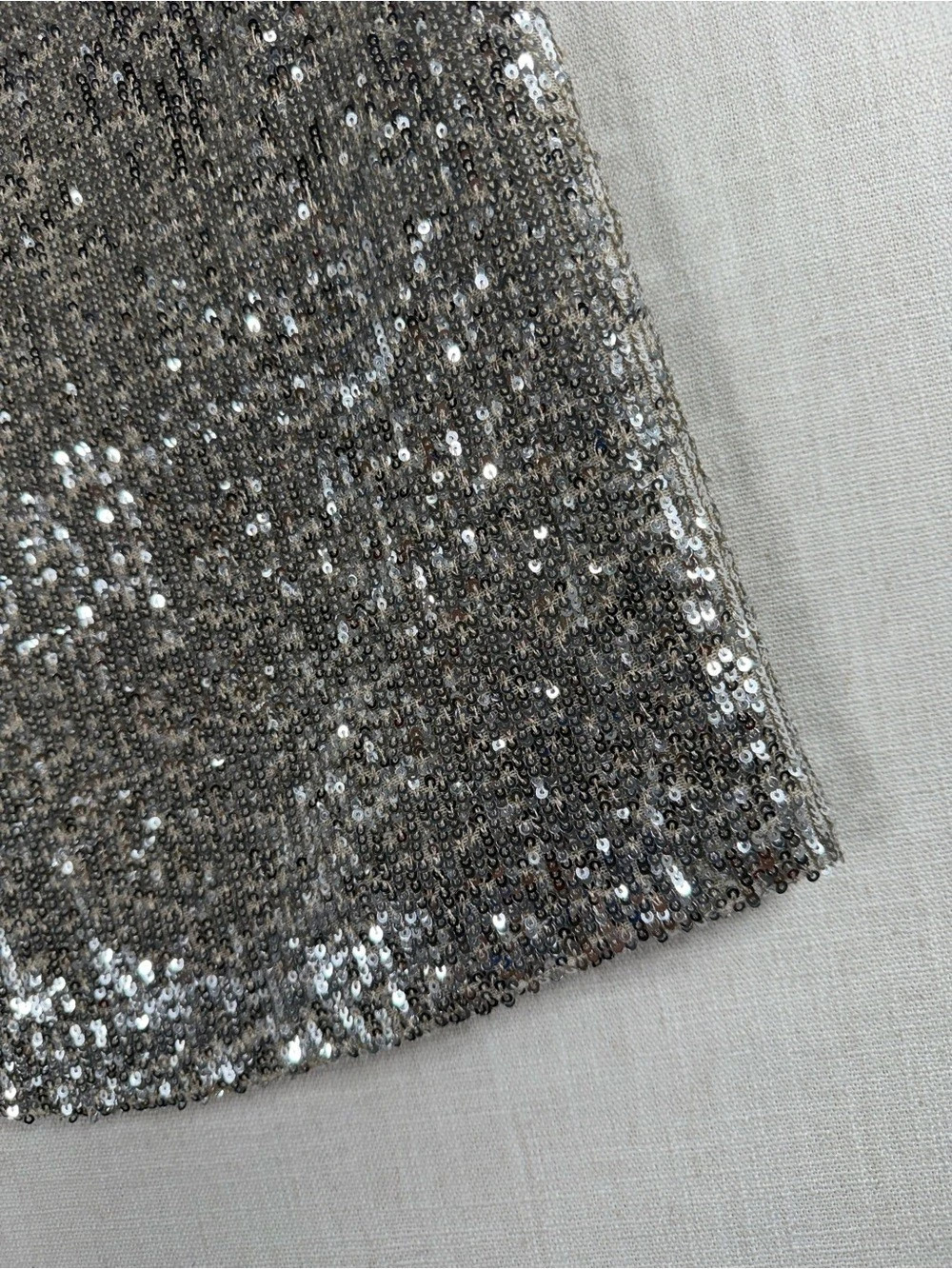 Cable & Gauge Sequin Mock Neck Tank in Silver & Gold Size Large Like New - Picture 5 of 10
